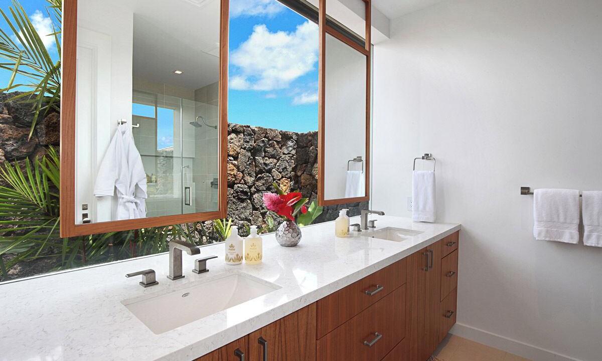 Photo of Bathroom in Poipu