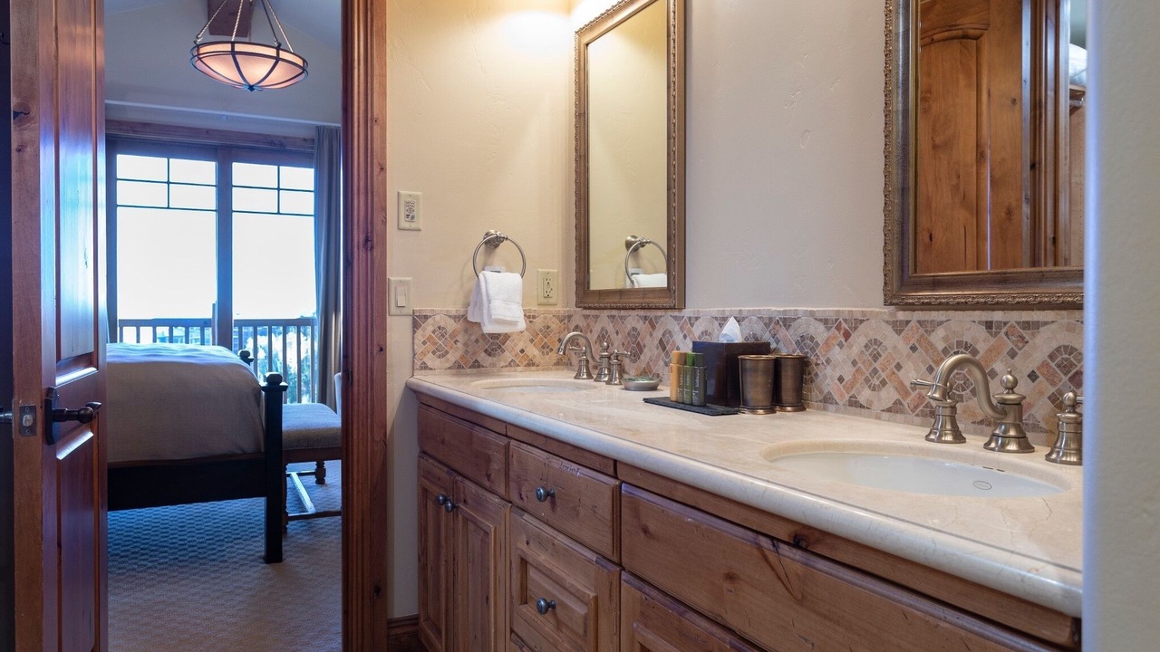 Photo of Bedroom in Empire Pass