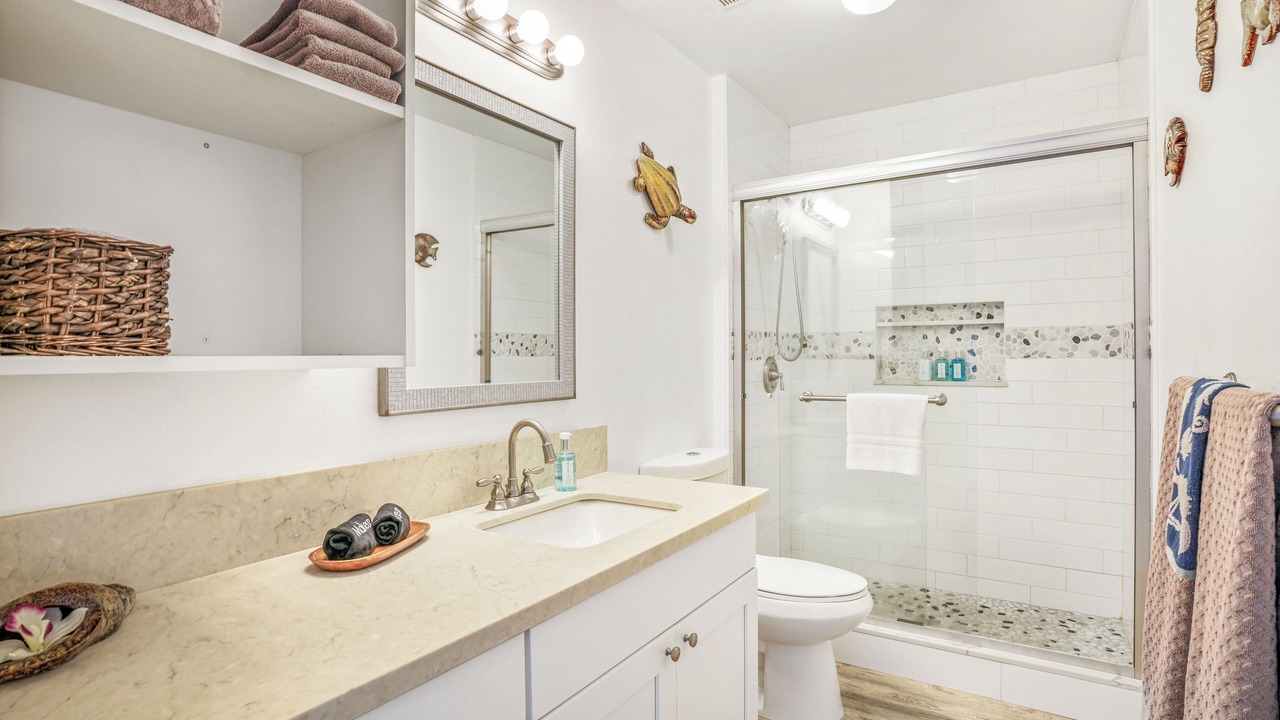 Photo of Bathroom in Wailua House Lots