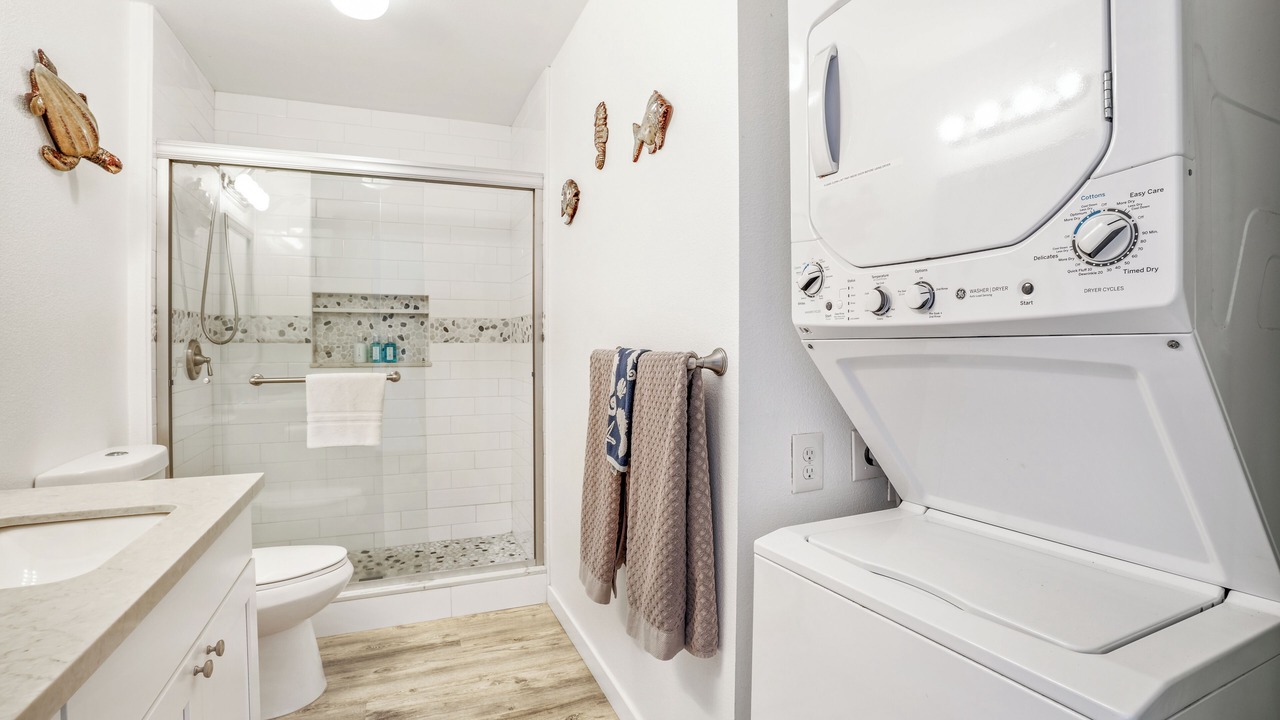 Photo of Bathroom in Wailua House Lots