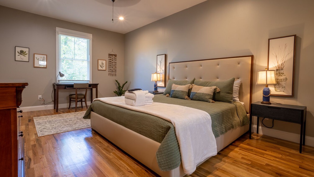 Photo of Bedroom in Woodfin