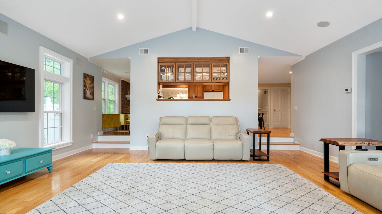 Photo of Livingroom in Geyser Crest