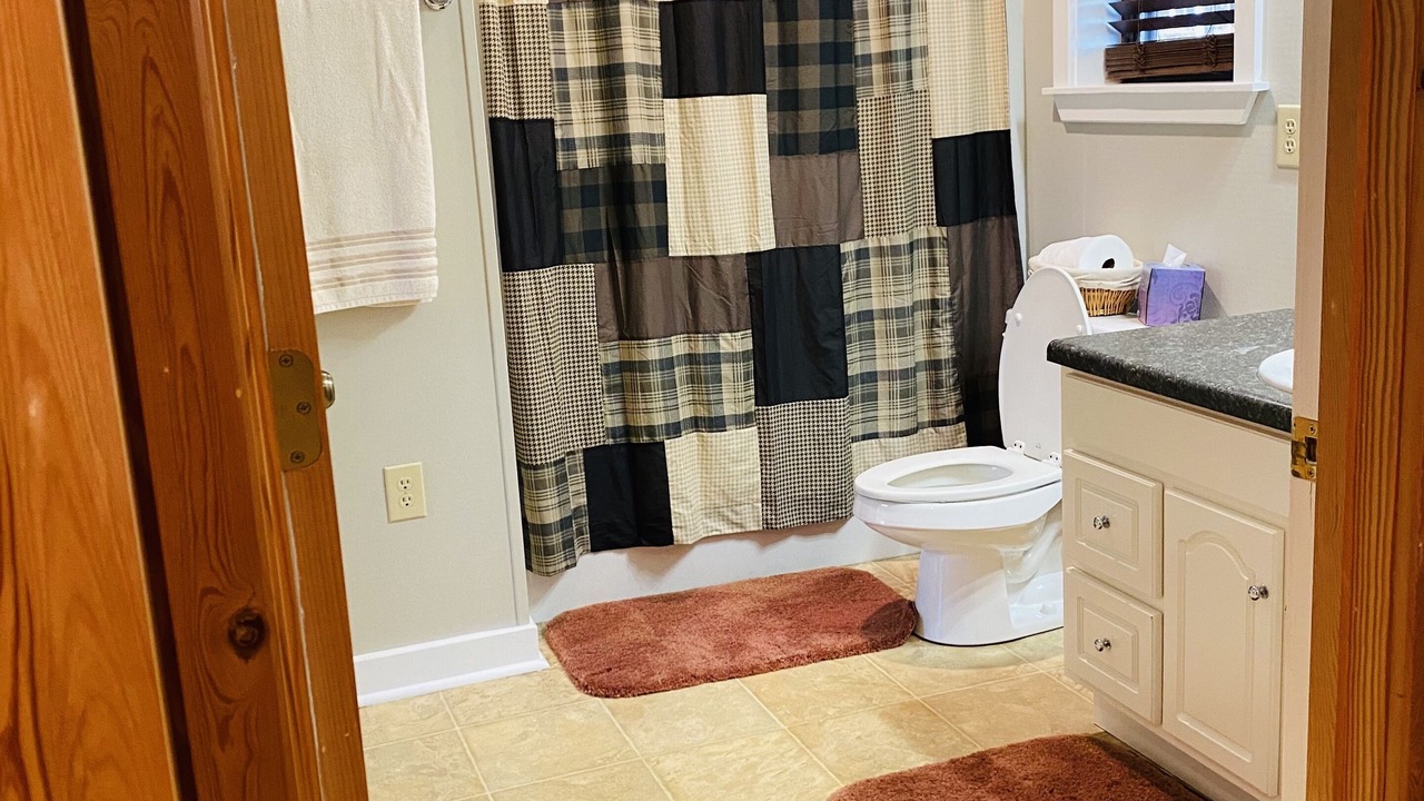 Photo of Bathroom in Appling County