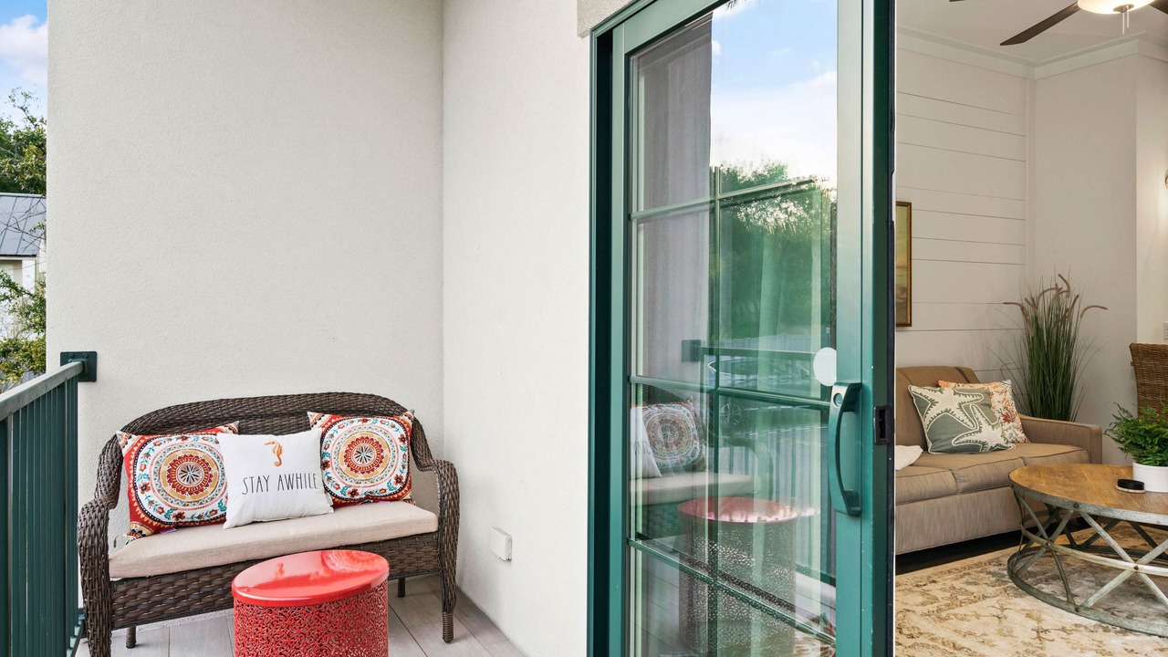 Photo of Patio Balcony in King City