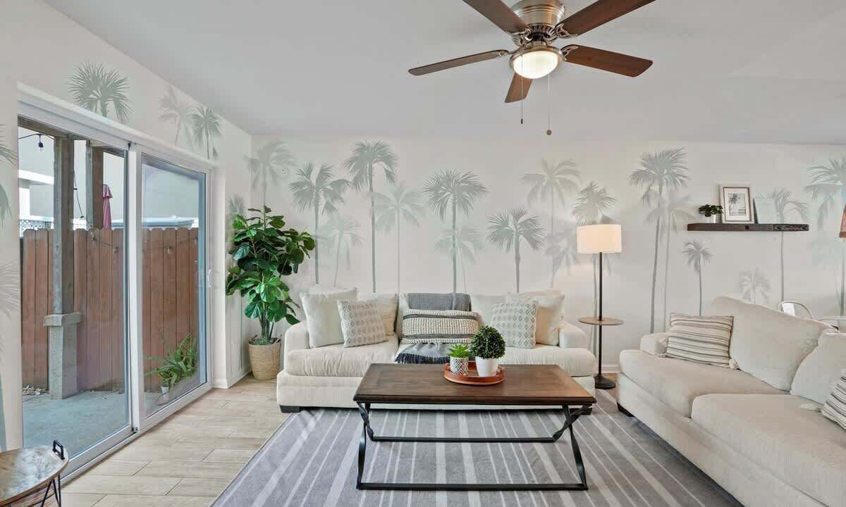 Photo of Livingroom in Jacksonville Beach
