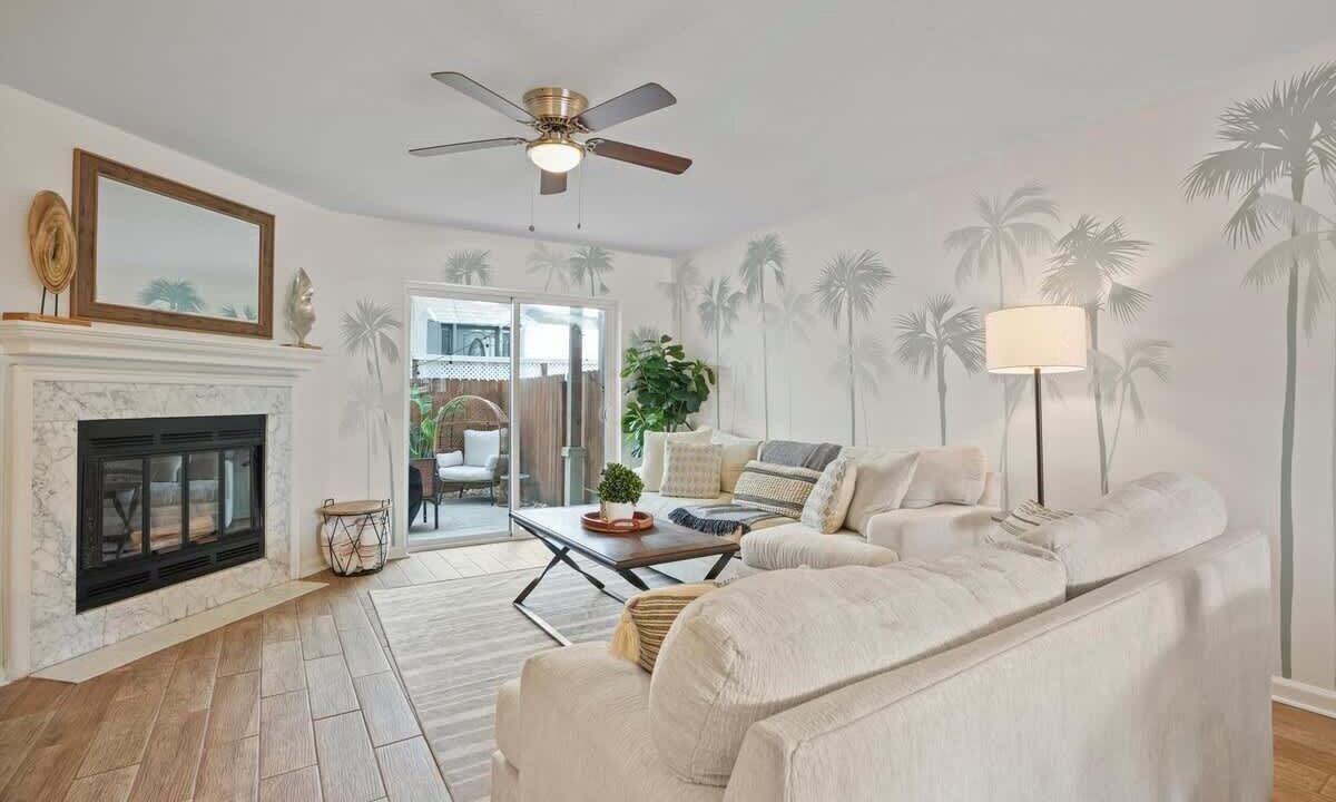 Photo of Livingroom in Jacksonville Beach
