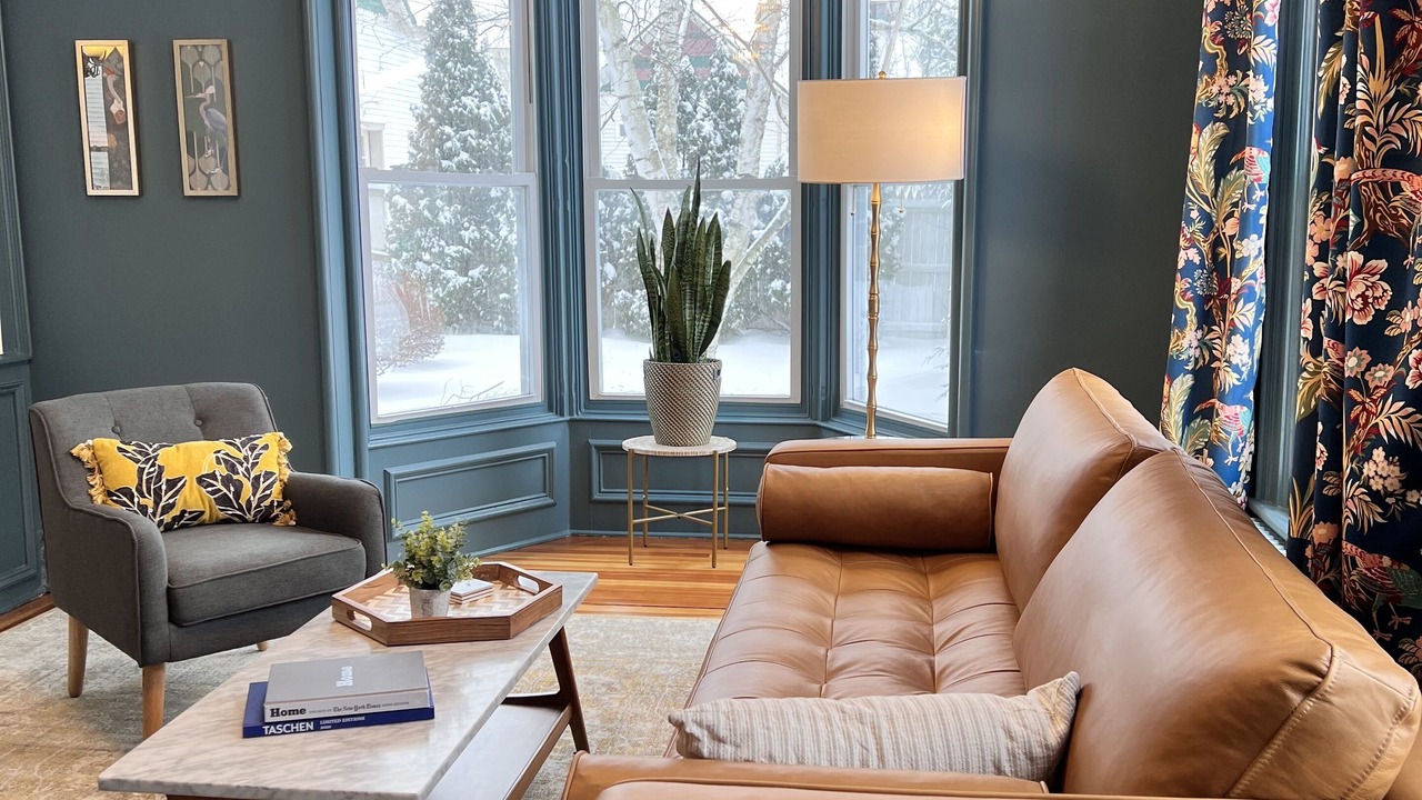 Photo of Livingroom in Saratoga Springs