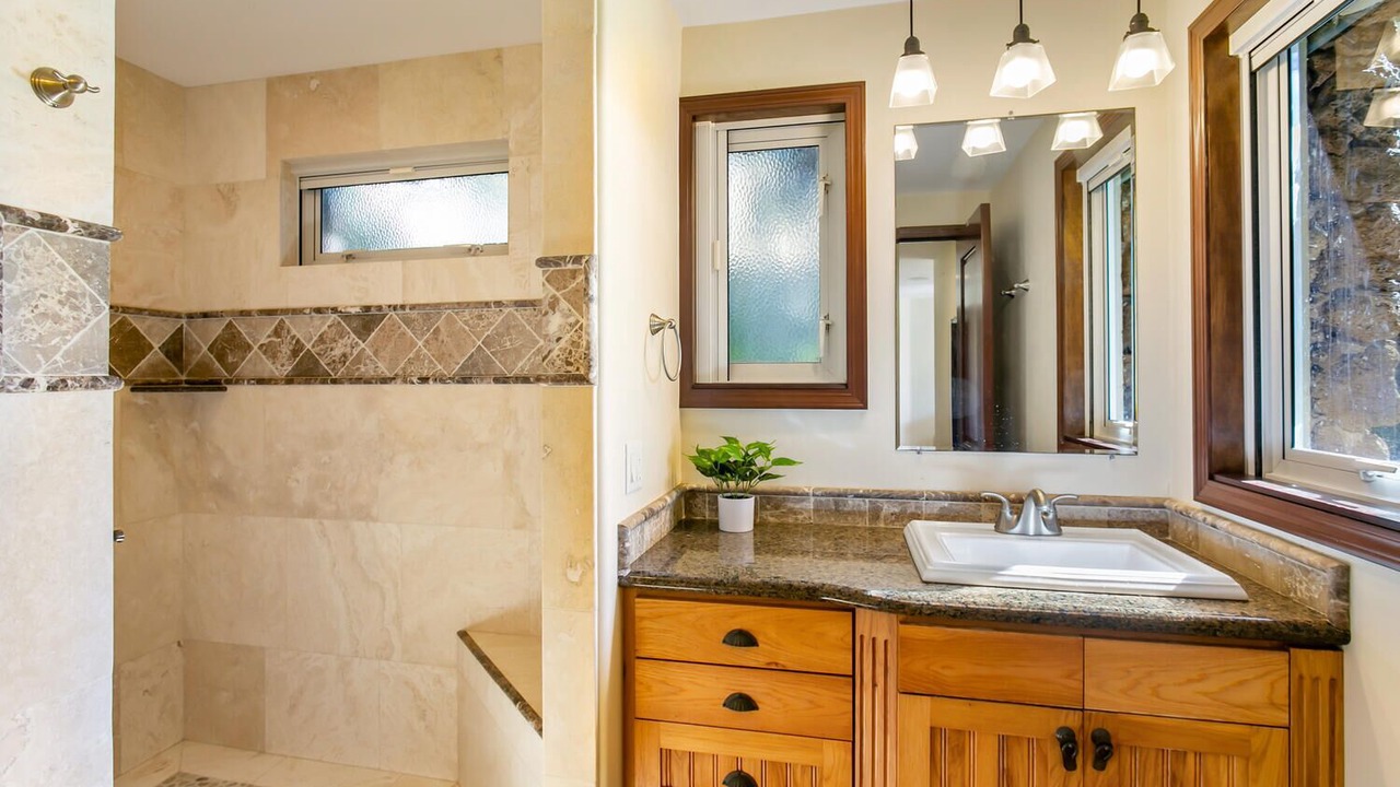 Photo of Bathroom in Poipu