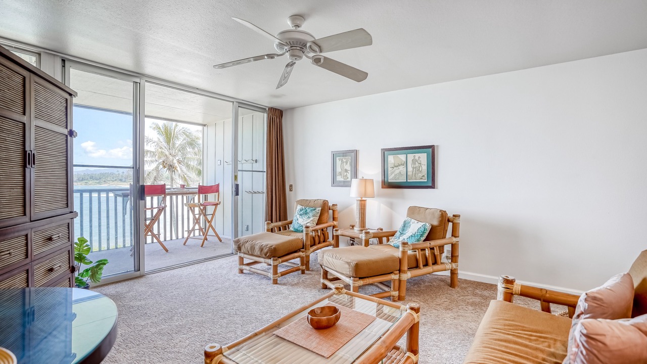 Photo of Livingroom in Wailua House Lots