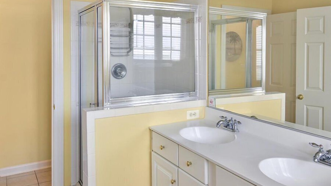 Photo of Bathroom in Sunset Island