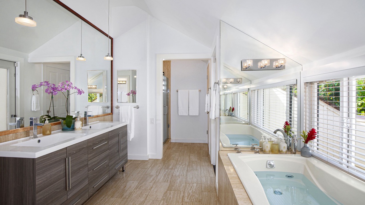 Photo of Bathroom in Poipu
