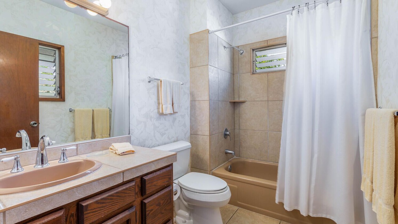 Photo of Bathroom in Hanalei Palms