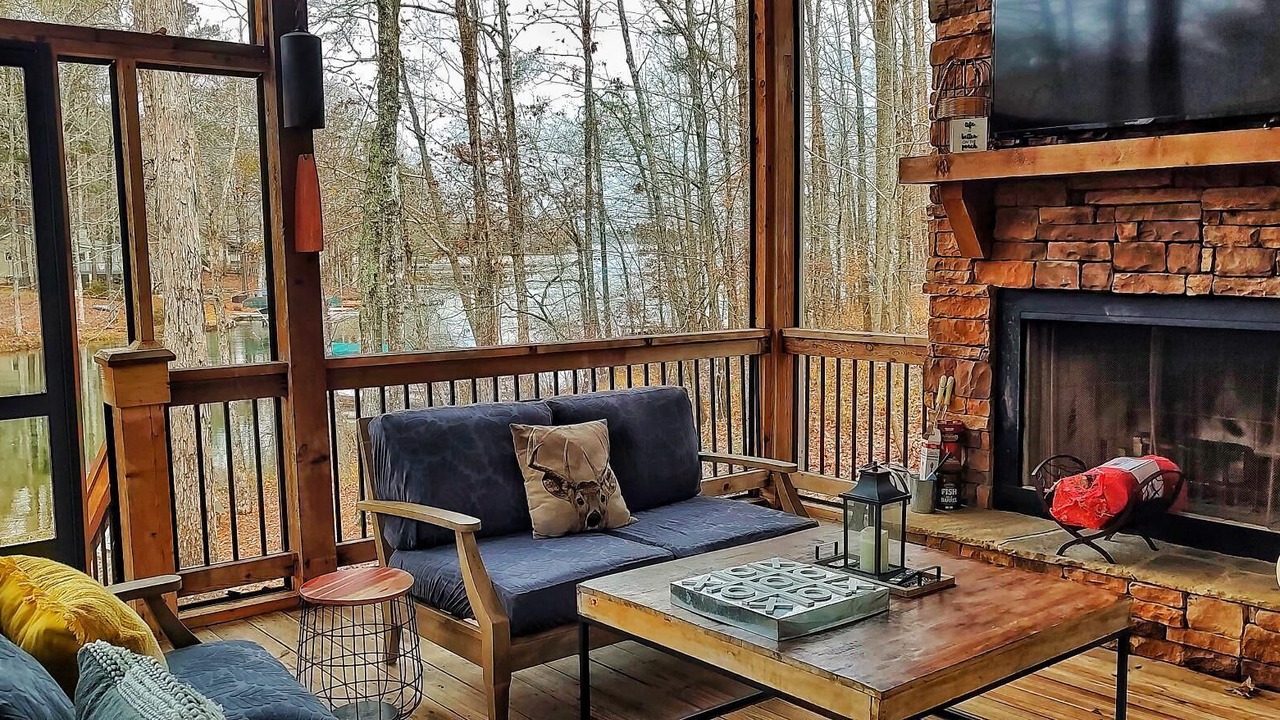 Photo of Livingroom in Eatonton