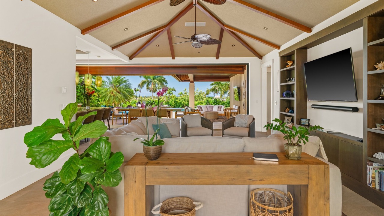 Photo of Bedroom in Poipu