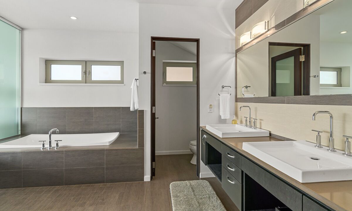 Photo of Bathroom in Lihue