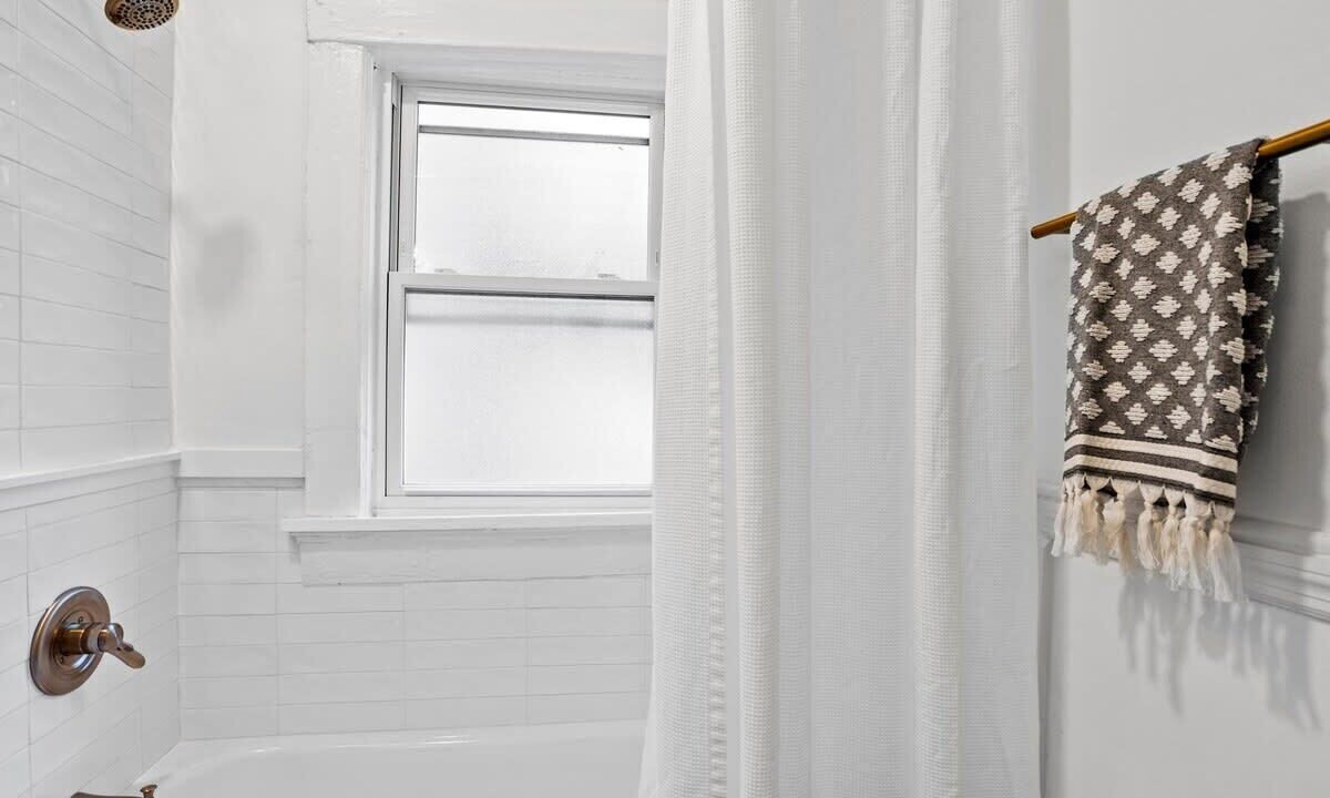Photo of Bathroom in Candler Park