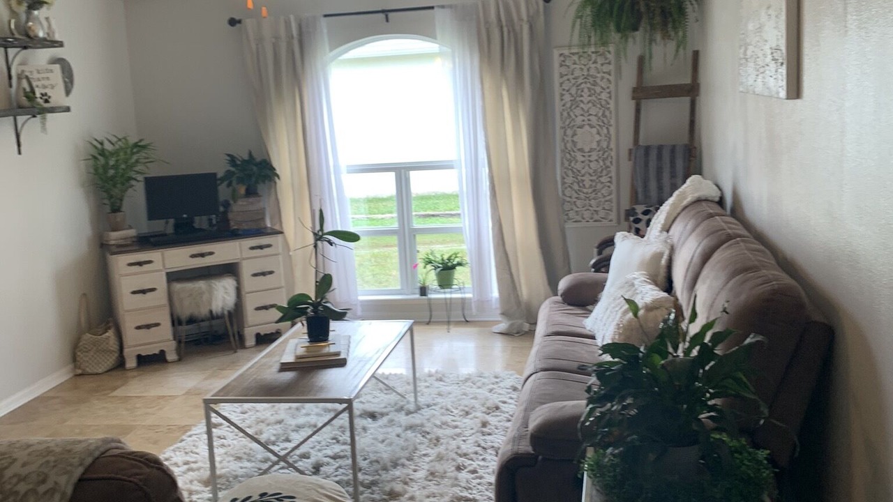 Photo of Livingroom in MacClenny