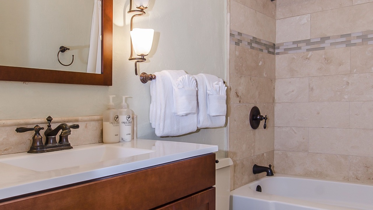 Photo of Bathroom in Poipu
