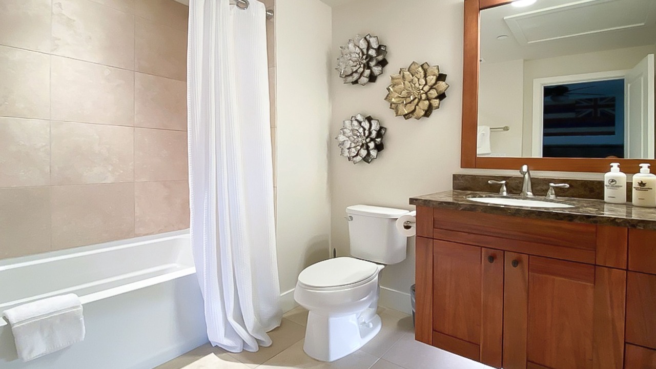 Photo of Bathroom in Poipu