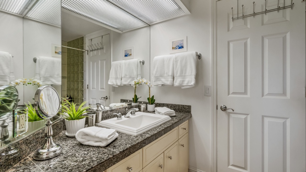 Photo of Bathroom in Kaiulani