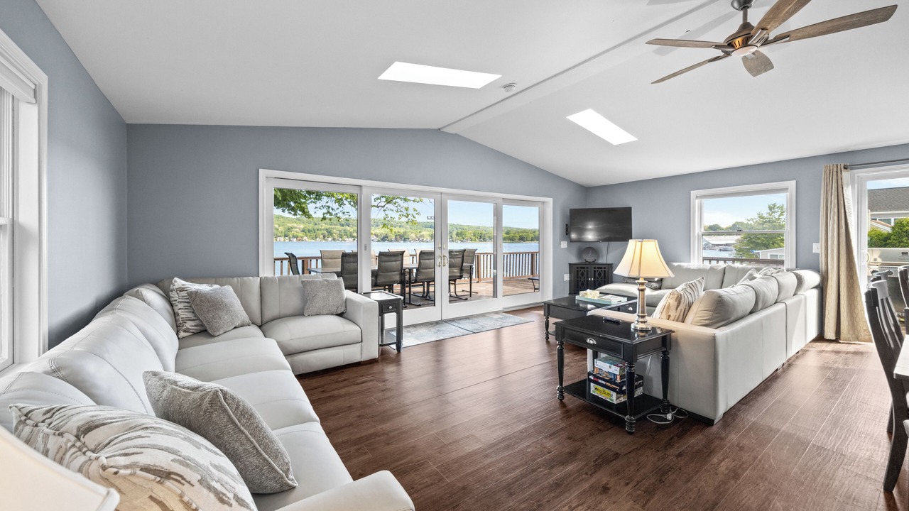 Photo of Livingroom in Penn Yan