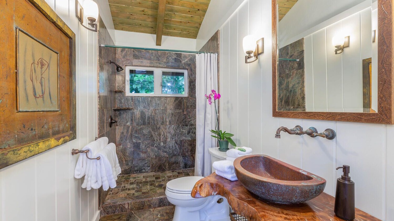 Photo of Bathroom in Wainiha
