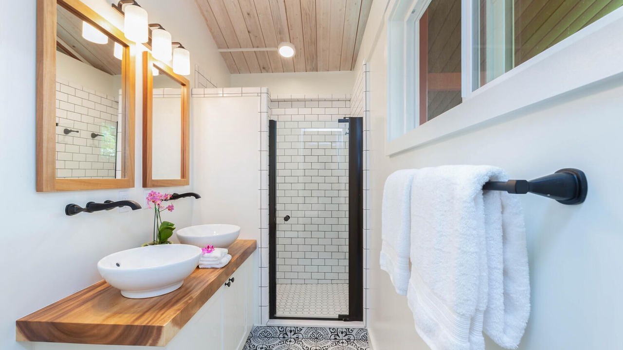 Photo of Bathroom in Wainiha