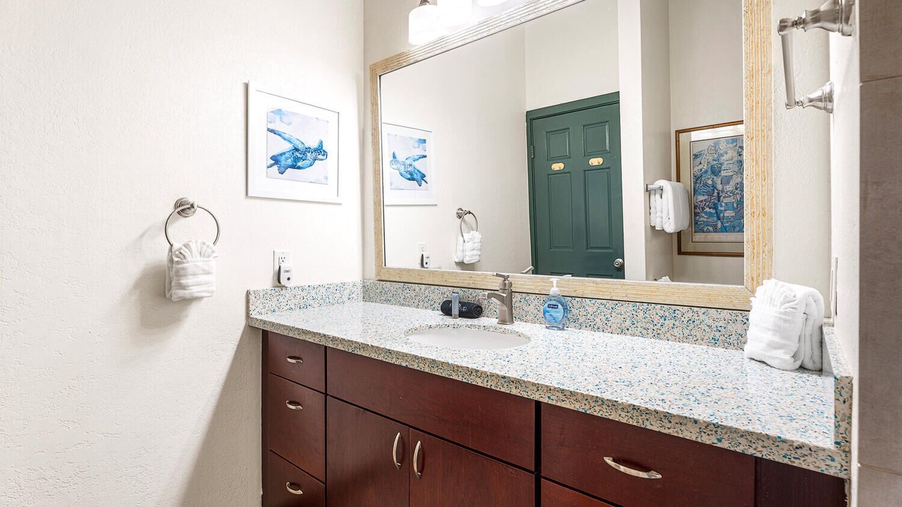 Photo of Bathroom in Kahaluu Bay
