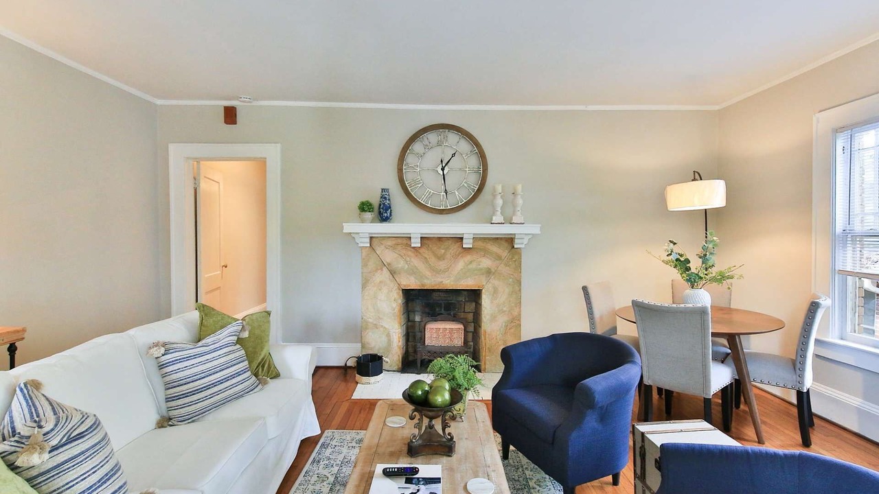 Photo of Livingroom in Morningside-Lenox Park
