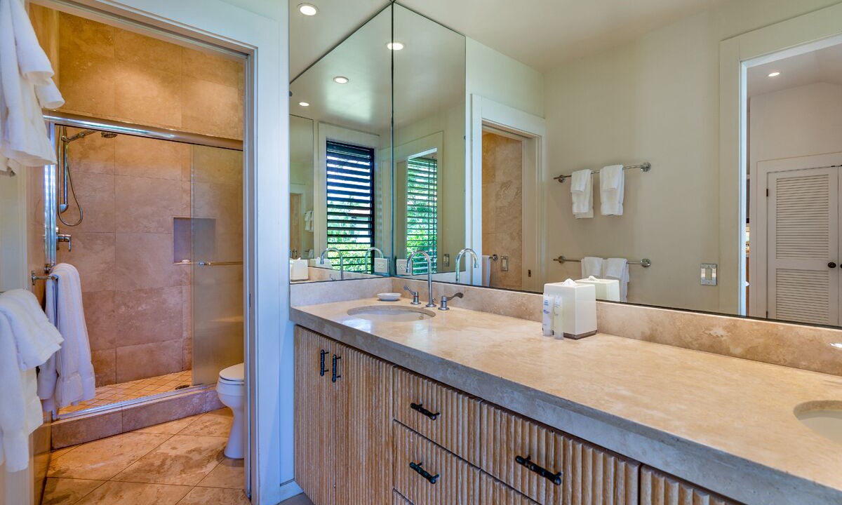 Photo of Bathroom in Poipu