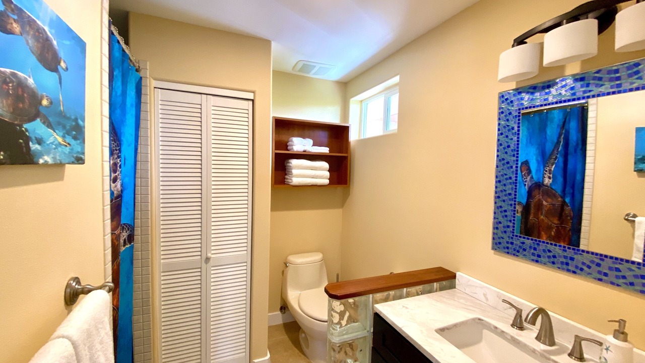 Photo of Bathroom in Kahaluu Bay