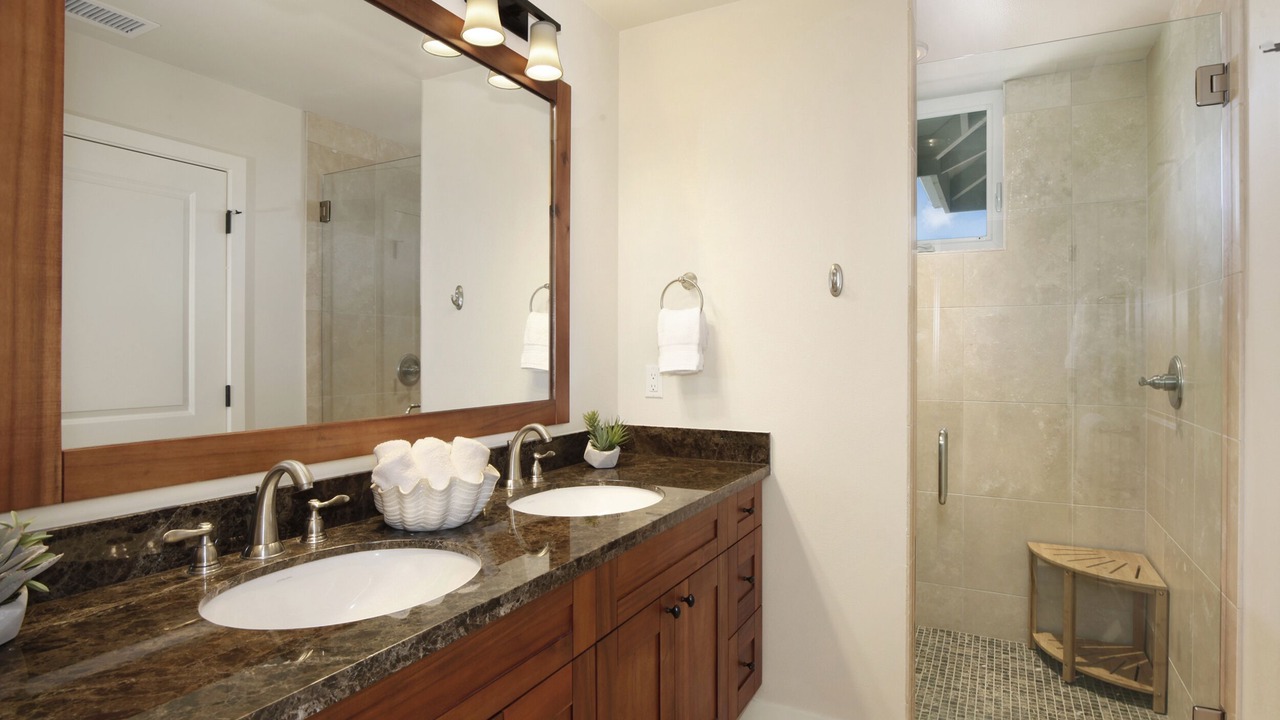 Photo of Bathroom in Poipu