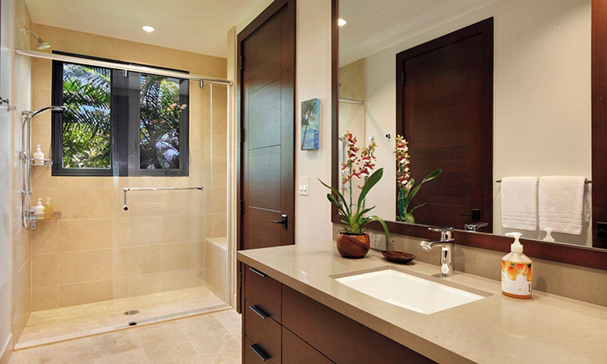 Photo of Bathroom in Poipu