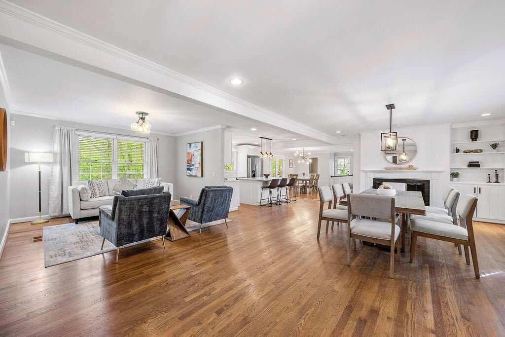 Photo of Livingroom in Sandy Springs