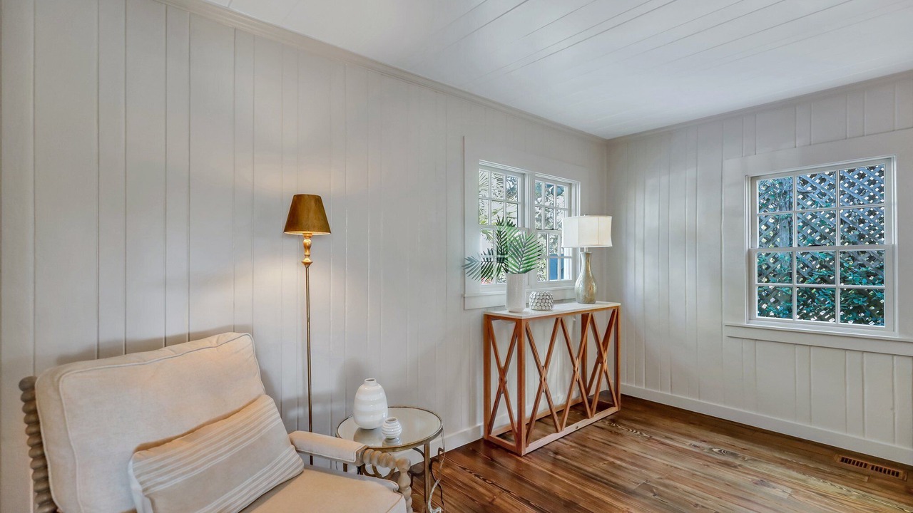 Photo of Livingroom in East Beach