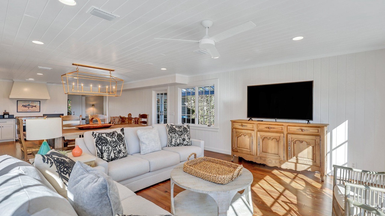 Photo of Livingroom in East Beach