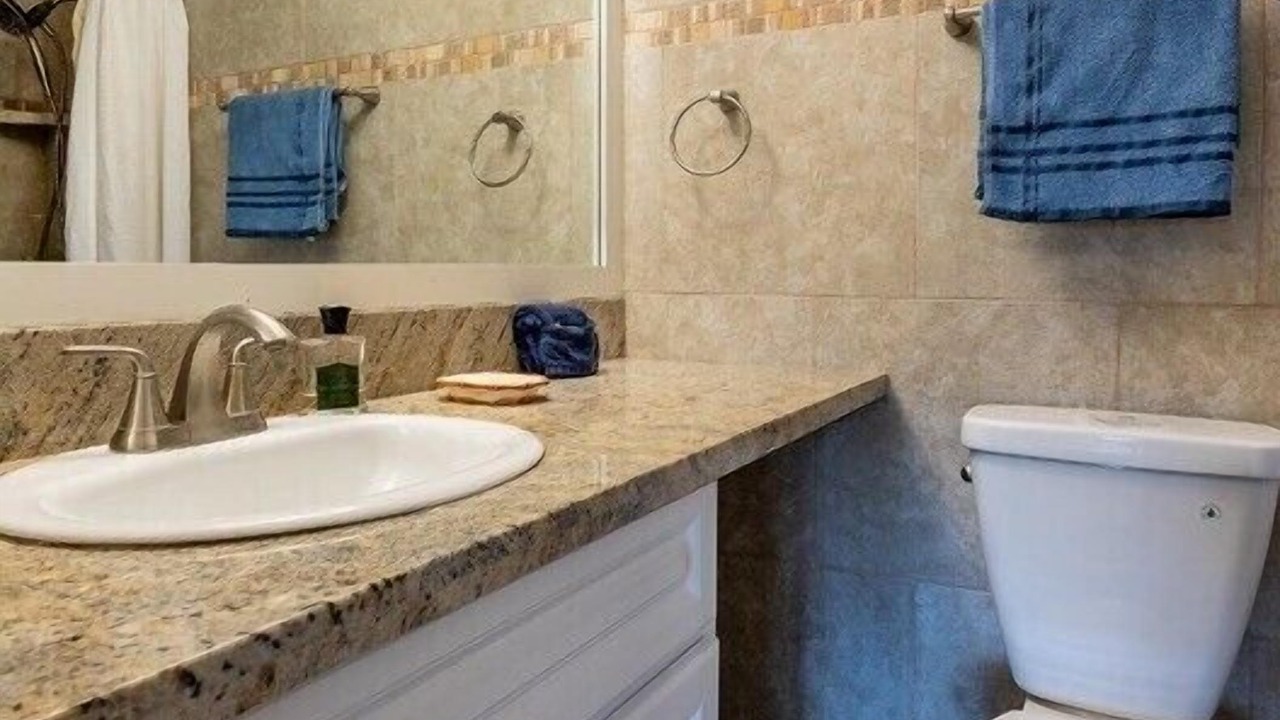 Photo of Bathroom in Hanamaulu