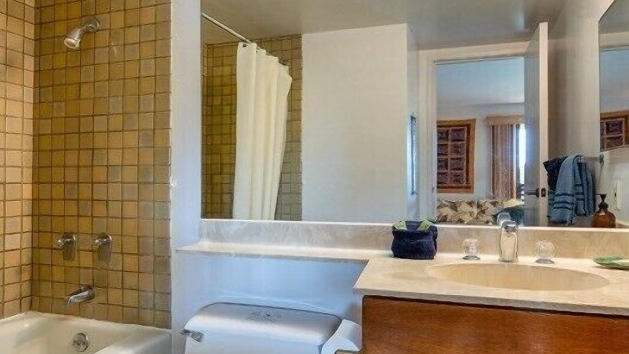 Photo of Bathroom in Hanamaulu