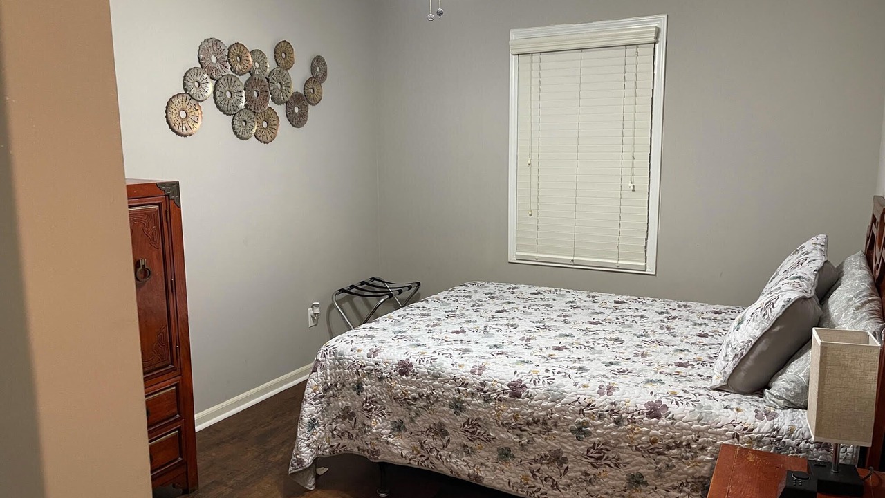 Photo of Bedroom in Lilburn