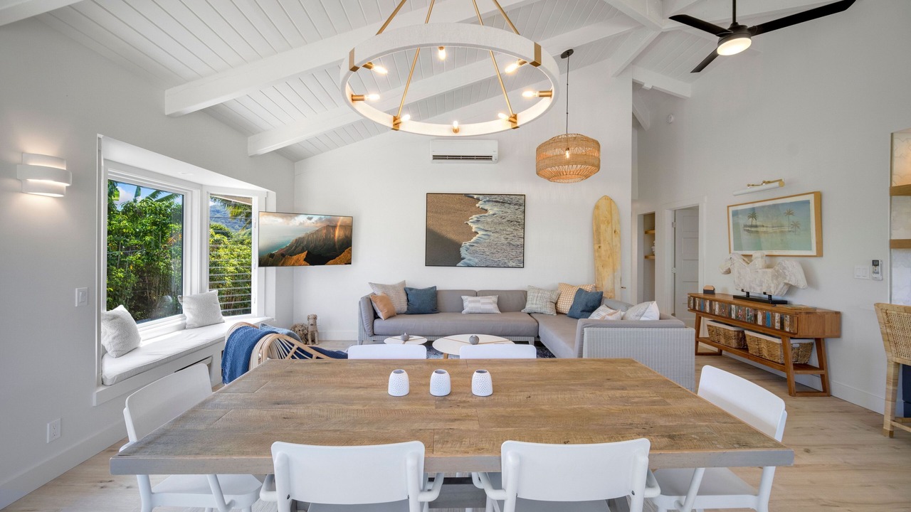 Photo of Livingroom in Hanalei