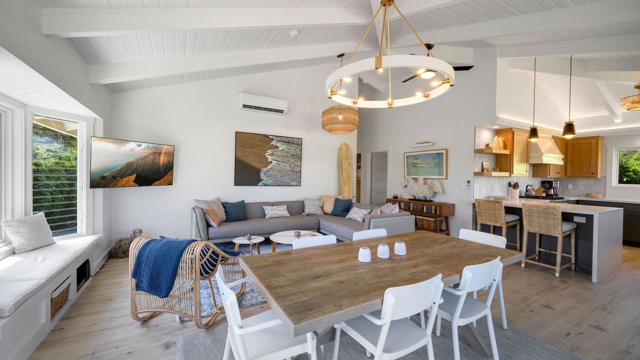 Photo of Livingroom in Hanalei