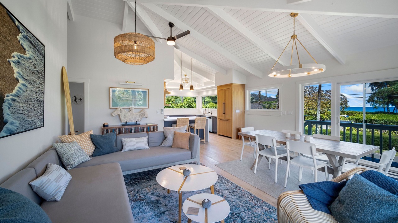 Photo of Livingroom in Hanalei