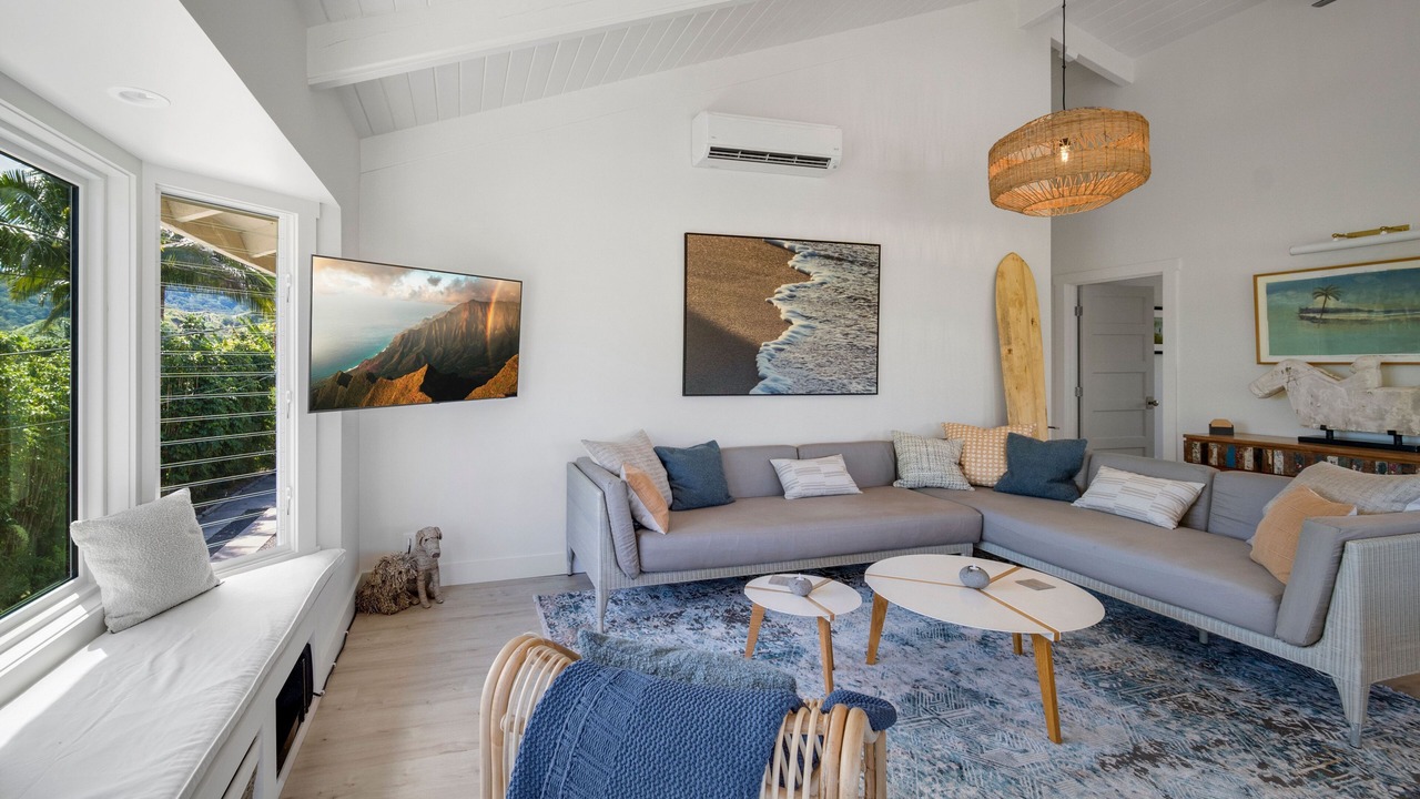 Photo of Livingroom in Hanalei