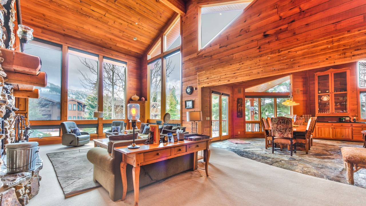 Photo of Livingroom in Deer Valley