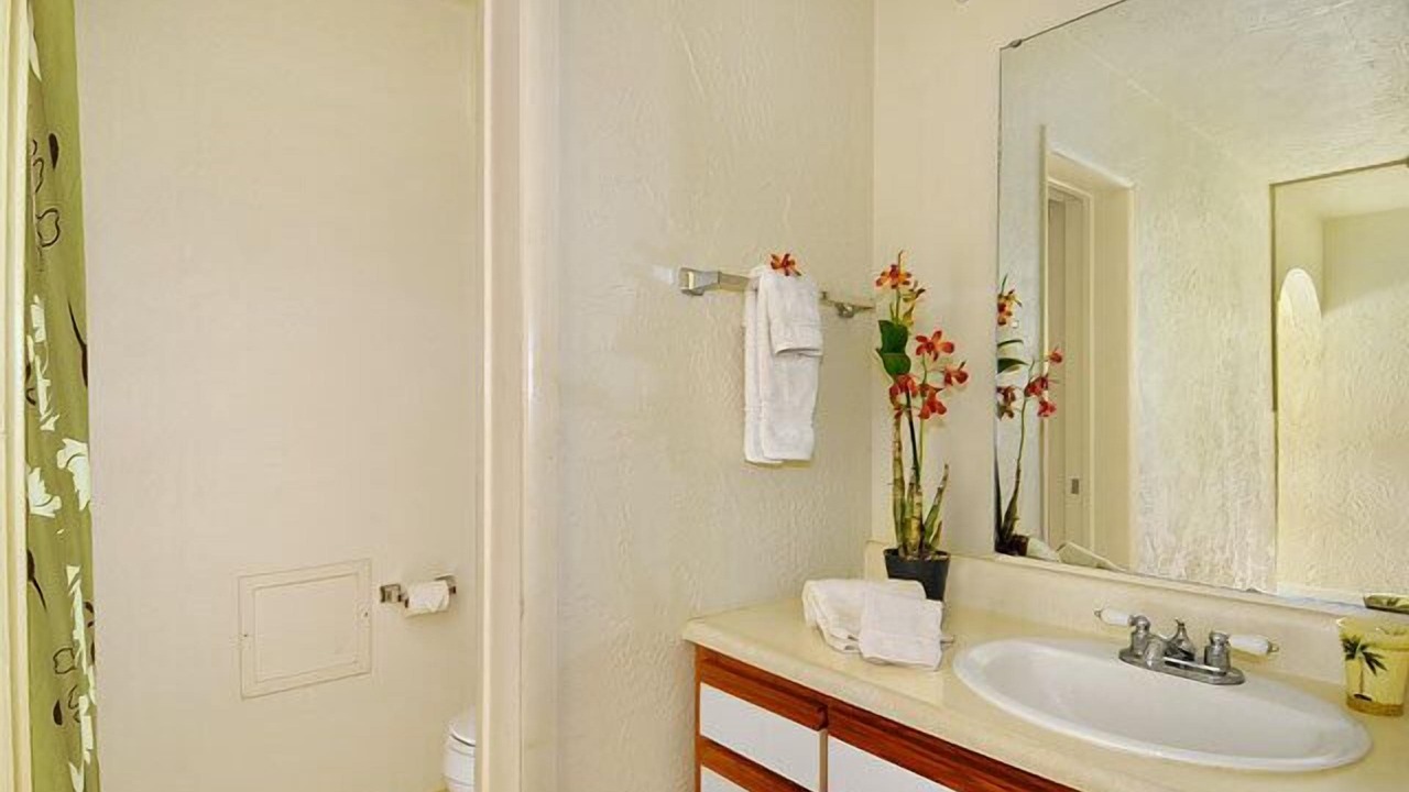 Photo of Bathroom in Poipu