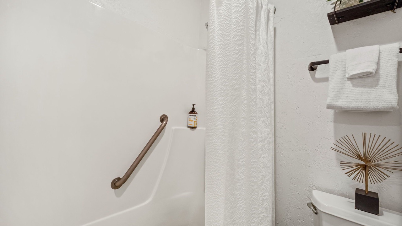 Photo of Bathroom in Wailua