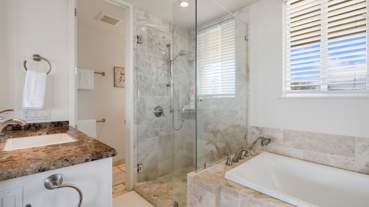 Photo of Bathroom in Wainiha