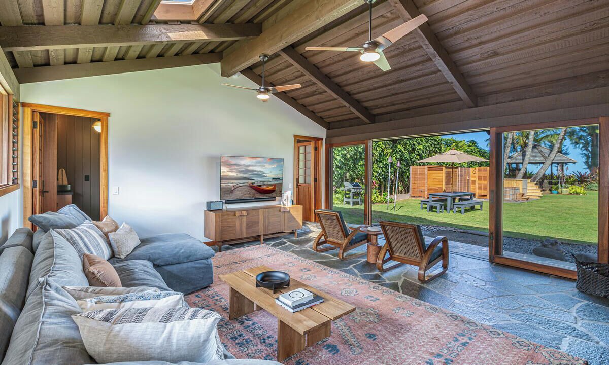 Photo of Livingroom in Hanalei