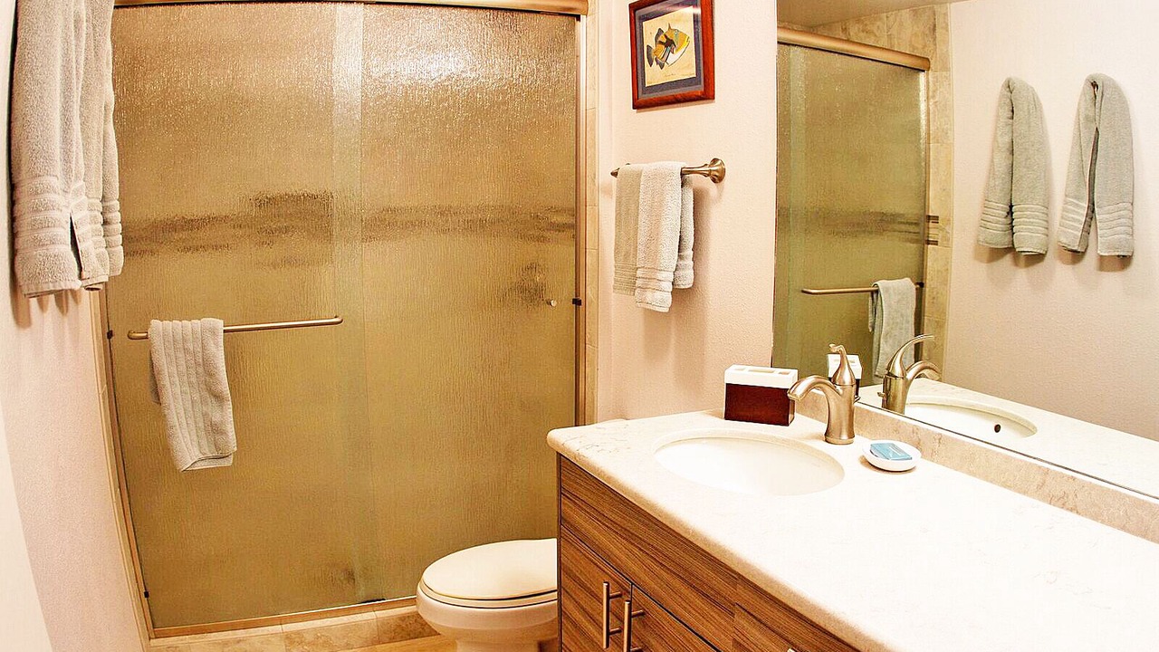 Photo of Bathroom in Wailua House Lots