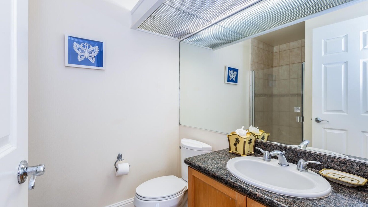 Photo of Bathroom in Kaiulani